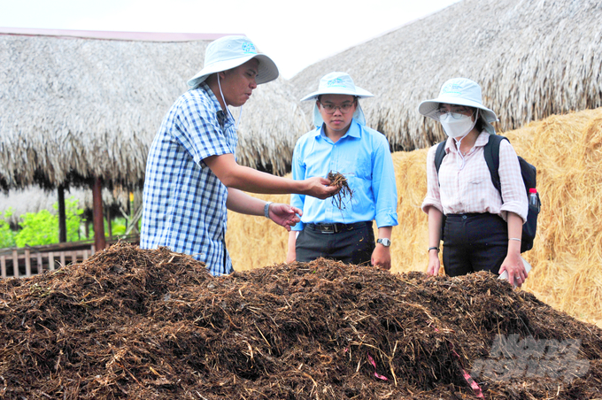 sản xuất phân hữu cơ từ rơm rạ